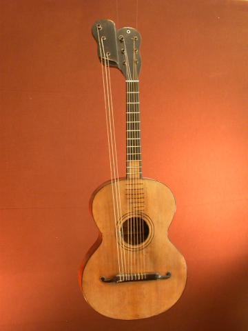 GUITARE de GUADAGNINI GAETANO, Turin 1834, Plus d'infos...
