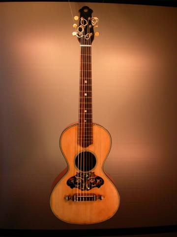 Guitare tierce de GUIDOBALDI  AMEDEO  � Nice 1917, Plus d'infos...