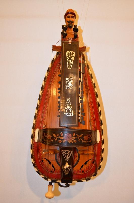 HURDY GURDY BY CAILHE DECANTE 1893, More Informations...