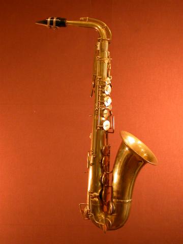 SAXOPHONE  ALTO  DE  ADOLPHE  SAX, Plus d'infos...