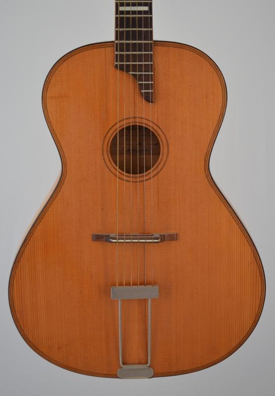 GUITARE DE ARALDO DE BERNARDINI  NICE 1956, Plus d'infos...