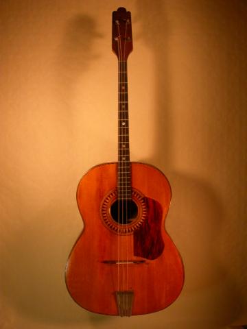 GUITARE TENOR DE VINCENT CLAVERO, Plus d'infos...