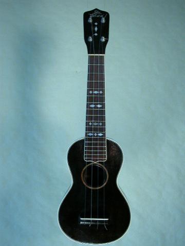 UKULELE SOPRANO BY GIBSON UKE 3 c. 1930, Plus d'infos...