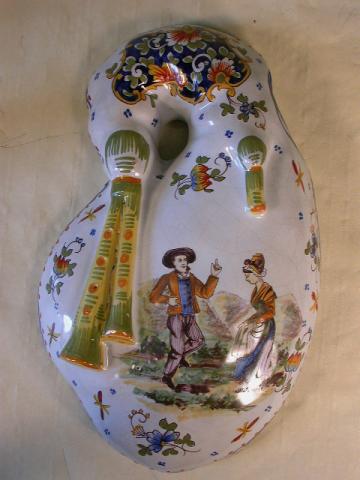 BAGPIPE IN CERAMIC BY GEO MARTEL DESVRES, More Informations...