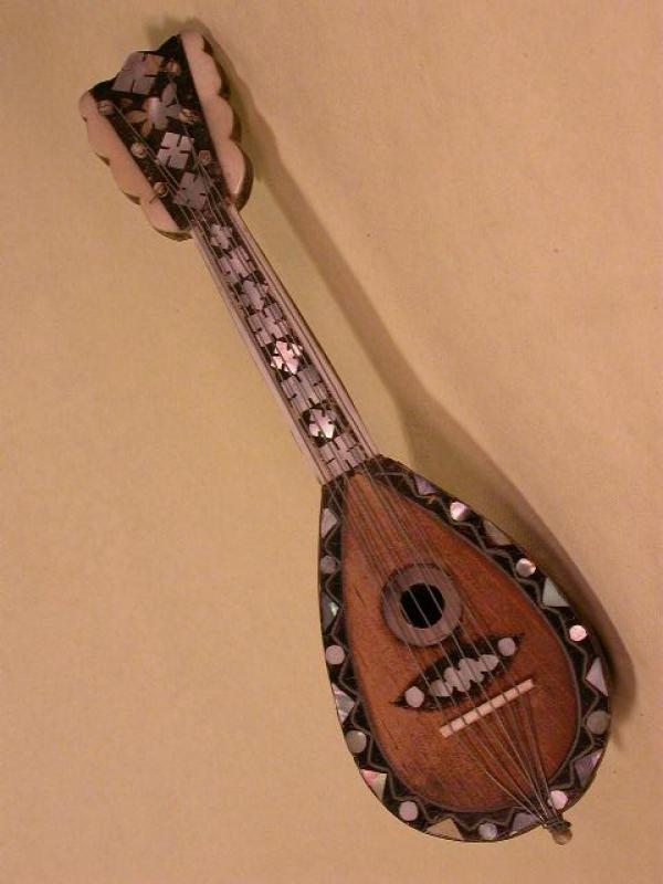 MINIATURE MANDOLA, More Informations...