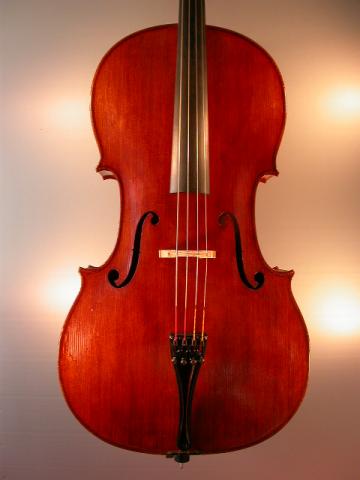 Violoncello di LAVEST Jean in MONTLUCON, Più informazioni...